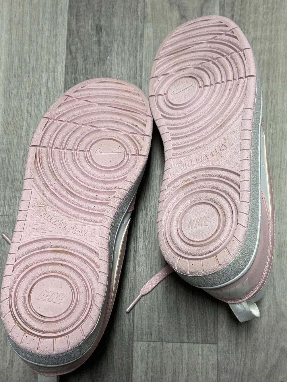 Nike Women’s Pink and White Low-Top Sneakers